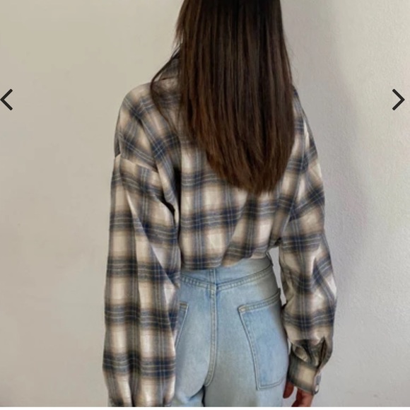 NWT Oversized Flannel VNeck Cropped Shirt - Picture 6 of 9
